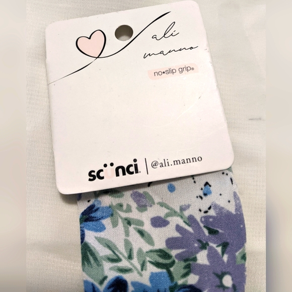 Scunci by Ali Manno & Time and Tru Floral Headband - Picture 3 of 8